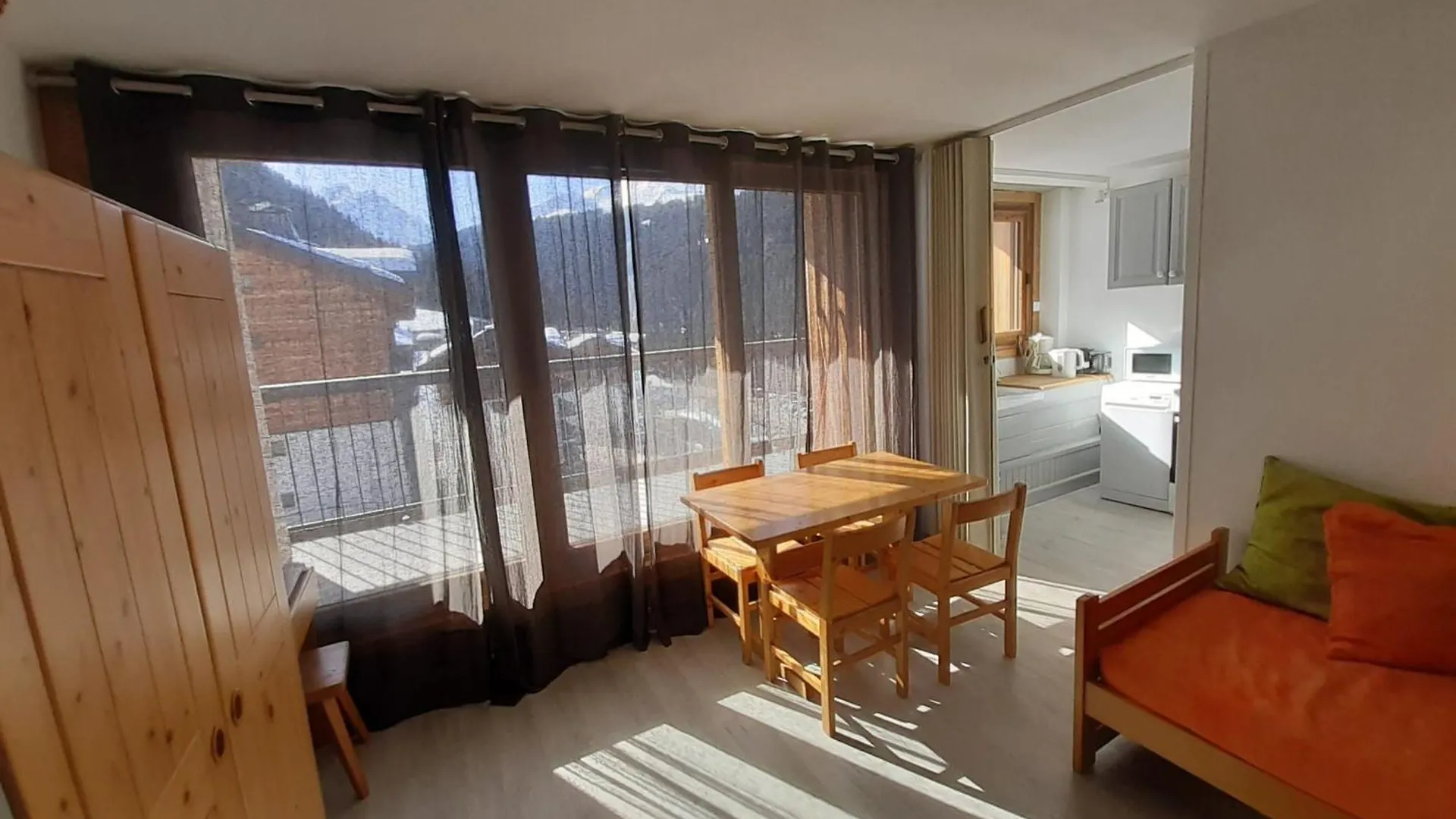 Studio Skis Aux Pieds Proche Centre, Balcon, Parking, Animaux Admis - Fr-1-514-33 Courchevel