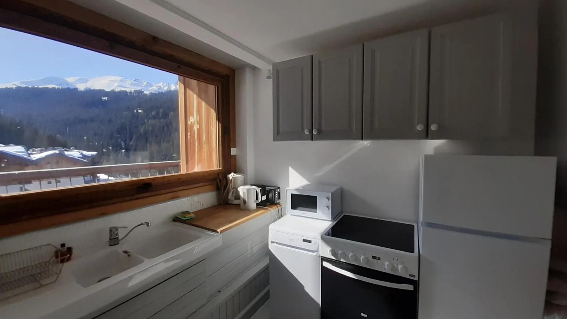 Studio Skis Aux Pieds Proche Centre, Balcon, Parking, Animaux Admis - Fr-1-514-33 Courchevel France