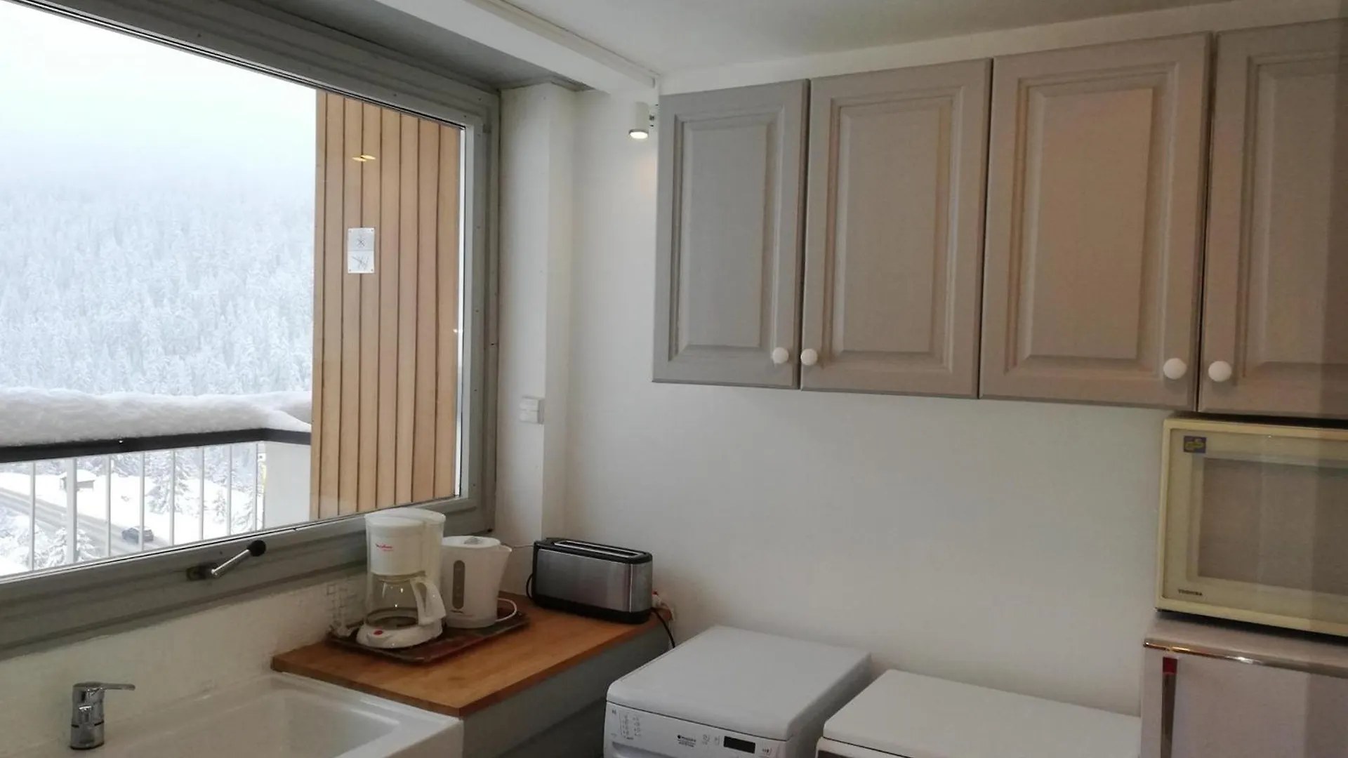 Studio Skis Aux Pieds Proche Centre, Balcon, Parking, Animaux Admis - Fr-1-514-33 Courchevel 0*,  France