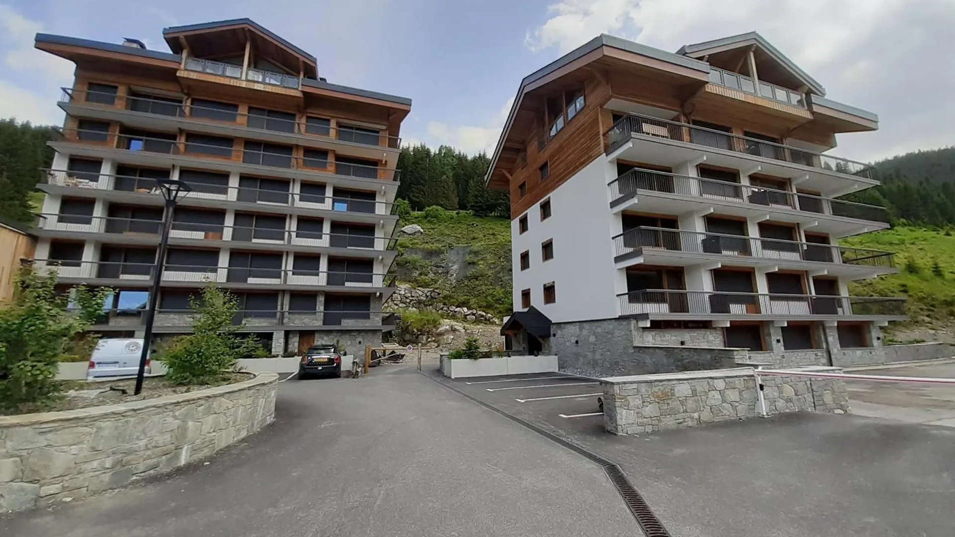 Studio Skis Aux Pieds Proche Centre, Balcon, Parking, Animaux Admis - Fr-1-514-33 location